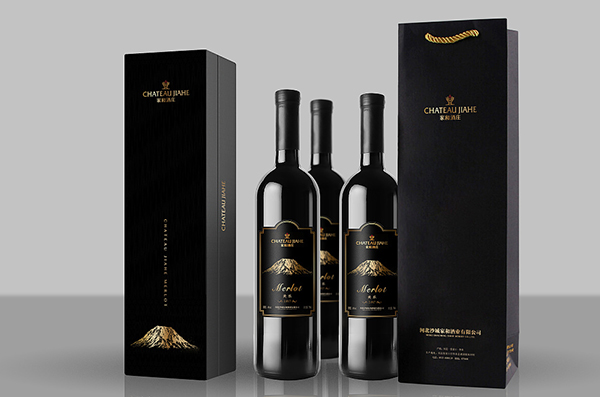  葡萄酒手提袋包裝設(shè)計(jì)中融合飛天藝術(shù)元素